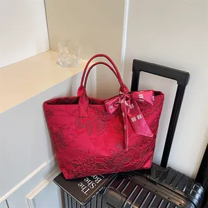 Borsa Tote da Donna in Jacquard Rosso a Fiori Grande Capacità Borsa da Matrimonio Con Fiocco Decorativo Borsa a Tracolla Artistica Retrò