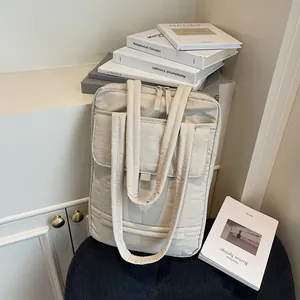 Borsa porta PC trapuntata beige con tasca frontale e doppia zip per ufficio e stile