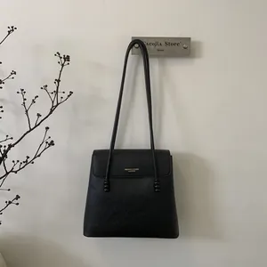 Retro Minimalist Women's PU Leather Tote Bag Large Capacity Shoulder Bag With Flip Cover And Beaded Strap For Daily Work