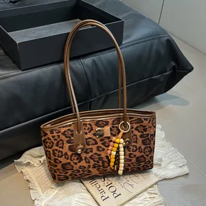 Vintage Leopard Print Suede Tote Bag For Women With Beaded Tassel Charm Retro Shoulder Bag Autumn Fashion Handbag