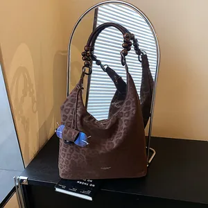 Women Retro Suede Large Capacity Tote Bag Wood Bead Strap Leopard Print PU Leather Shoulder Bag For Office Commuting