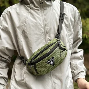 Retro grasgrüne wasserdichte Crossbody-Gürteltasche mit verstellbarem Gurt und Sportdesign