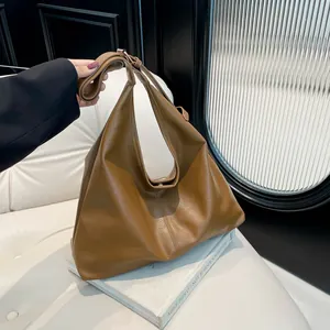 Caramel brown leather hobo shoulder bag with large capacity and adjustable strap