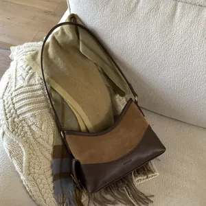 Women's Retro Patchwork Shoulder Bag Suede PU Leather Underarm Hobo Bag Large Capacity Casual Bucket Handbag Fashion Commuting