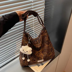 Vintage Paisley Print Flannel Tote Bag For Women Large Capacity Shoulder Bag With Cute Cloud Charm Retro Casual Handbag