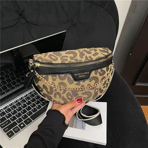 Vintage Women Crossbody Chest Bag Leopard Houndstooth Woven Fabric Small Square Bag With Metal Chain And Wide Adjustable Strap Fashion Commuting Shoulder Bag