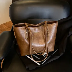 Women Large Capacity Tote Bag PU Leather Fashion Underarm Bag With Gold Rivet Decoration For Work Commute Everyday Handbag