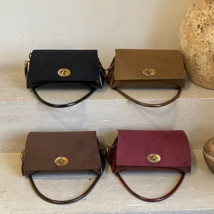 Sac bandoulière rétro en quatre couleurs avec rabat en daim et fermoir doré rotatif