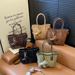 Fashionable woven straw square crossbody bags in five colors with cute dog charms