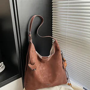 Vintage Large Capacity PU Leather Tote Bag For Women Frosted Hobo Shoulder Bag Commuter Fashion Handbag With Flower Pendant