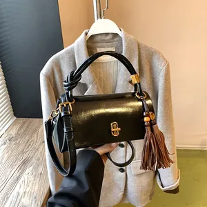 Women Vintage PU Leather Underarm Bag With Tassel Knotted Handle Metal Turn Lock Solid Color Casual Shoulder Handbag Fashion Travel