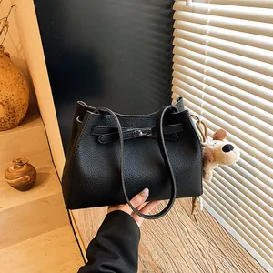 Women Litchi Grain PU Leather Bucket Bag With Metal Turn-Lock Casual Tote Shoulder Bag With Puppy Charm For Daily Use