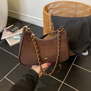 Bolso de Axila de Cuero Sintético Ante Rétro Para Mujer Bolso de Hombro con Cadena Dorada Minimalista Crescent Hobo Bag Casual Street Handbag
