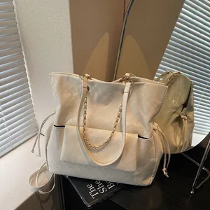 Borsa Tote Trapuntata da Donna Grande Capacità Pelle PU Lucida Motivo a Diamante Borsa a Tracolla Catena in Metallo Coulisse Borsa a Mano Zaino Moda Opzioni Trasporto Versatili