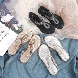 Flache Böhmen-Sandalen mit Strasssteinen für Damen in Schwarz, Gold und Silber