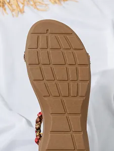 Detailansicht der rutschfesten TPR-Sohle und Textur für leichte Damen Sandalen