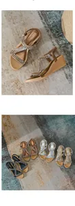 Dettaglio di sandali con zeppa con cinturini incrociati di strass e tallone elastico