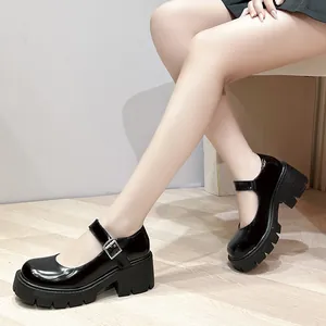 Zwarte lakschoenen Mary Jane met dikke plateauzool en blokhakken voor dames