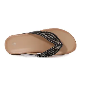 Bohemian dames teenslippers met zwarte kralen en strass op lichtbruine zool