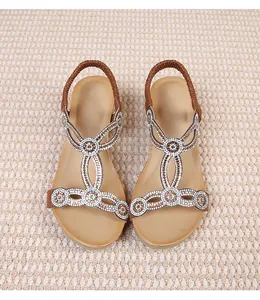 Detail der Bohemian T-Steg Sandalen mit Strass, Perlen und Innensohle in Größe 37