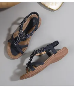 Détails de sandales plates bohèmes bleues avec fleurs 3D et broderies de paillettes