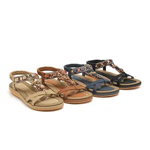 Böhmische Damen-Sandalen mit bunten Perlen und Stickereien in vier verschiedenen Farben