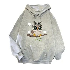 Oversized Damen-Hoodie in Hellgrau mit Cartoon-Eulen-Print und Leoparden-Stirnband-Motiv