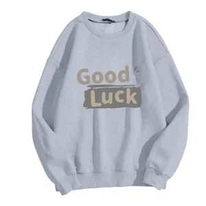 Sweat gris à col rond avec imprimé Good Luck et design décontracté à épaules tombantes