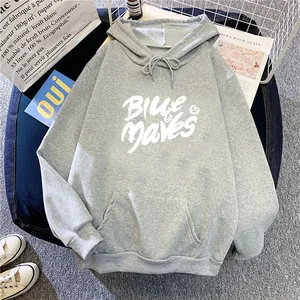 Grauer Kapuzenpullover mit BLUE MAVES Schriftzug, Kordelzug und praktischer Kängurutasche