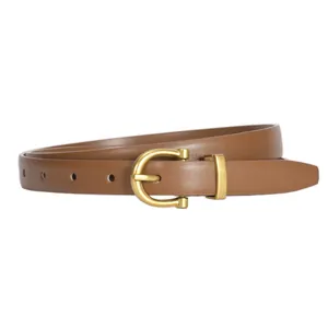 Klassischer brauner Ledergürtel für Damen mit eleganter matter goldener Hufeisenschnalle