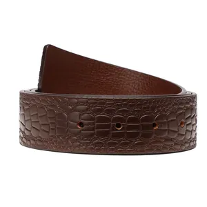 Ceinture pour hommes en cuir véritable avec texture crocodile marron foncé et boucle