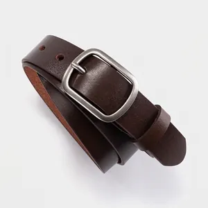 Ceinture en cuir marron foncé classique avec boucle vintage en métal argenté