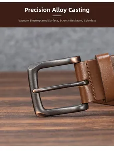 Détail de la boucle en bronze vintage et du bracelet en cuir avec placage sous vide