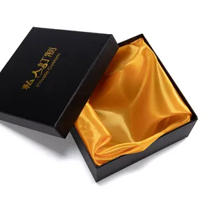 Elegante Zwarte Vierkante Kartonnen Geschenkdoos Met Gele Satijnen Voering Voor Sieraden Riem Premium Verpakking