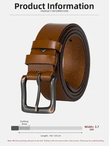 Vue détaillée de la ceinture en cuir marron montrant la boucle vintage de 3,7 cm