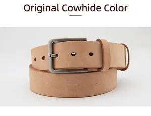 Detailansicht eines dicken Vollleder-Gürtels in Beige mit matter silberner Metallschnalle