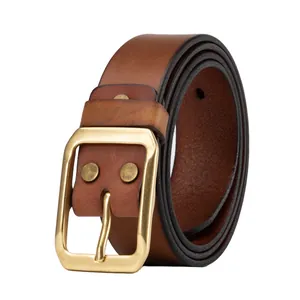 Cintura vintage da uomo in pelle marrone con fibbia in ottone opaco e doppi rivetti