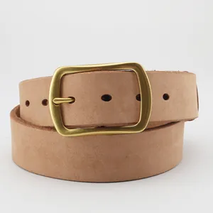 Cintura da uomo in pelle premium marrone chiaro con fibbia ad ardiglione in ottone
