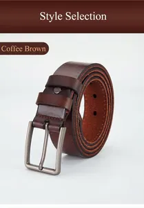 Detail von kaffeebraunem Ledergürtel mit matter Metallschnalle und feiner Nahtkante
