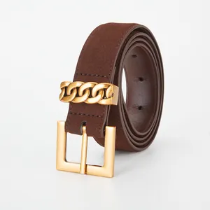 Ceinture femme en cuir marron foncé avec fini daim mat et boucle carrée dorée élégante