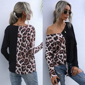 Haut femme col en V en maille gaufrée avec patchwork léopard et détail noué à l'ourlet