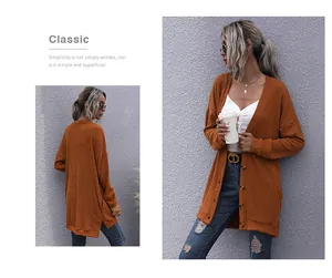 Détails du cardigan en maille caramel avec épaules tombantes et fentes latérales élégantes