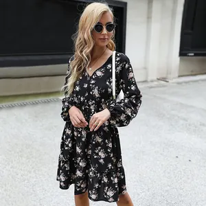 Robe fleurie style français à col en V, manches longues et coupe trapèze avec lien