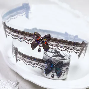 Ruban adhésif PET holographique avec motifs dentelle noire et nœuds perlés