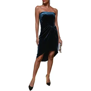 Robe bustier élégante en velours bleu foncé avec ourlet irrégulier et détails froncés