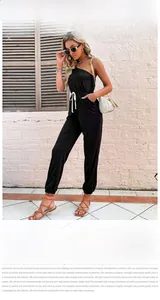 Schwarzer Ein-Schulter-Jumpsuit mit Kordelzug an der Taille und weitem Beinschnitt