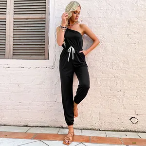 Schwarzer Damen Jumpsuit mit Ein-Schulter-Schnitt, weißem Kordelzug und Bündchen