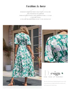 Détails de l'imprimé floral vert et des coutures sur une robe d'été de style français