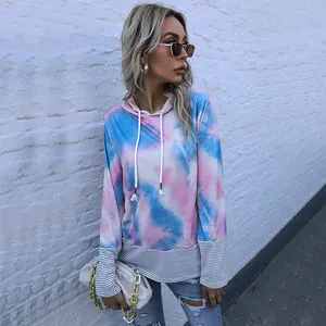 Sweat à capuche tie-dye rose et bleu pour femme avec poignets rayés et coupe ample