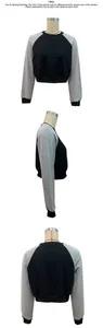 Vue sous trois angles d'un sweat raglan court avec manches grises et buste noir uni